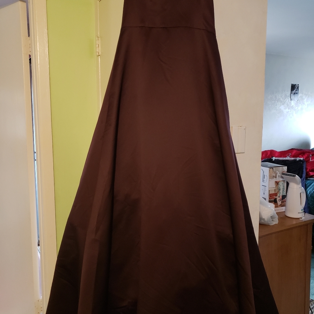 Sleeveless gown